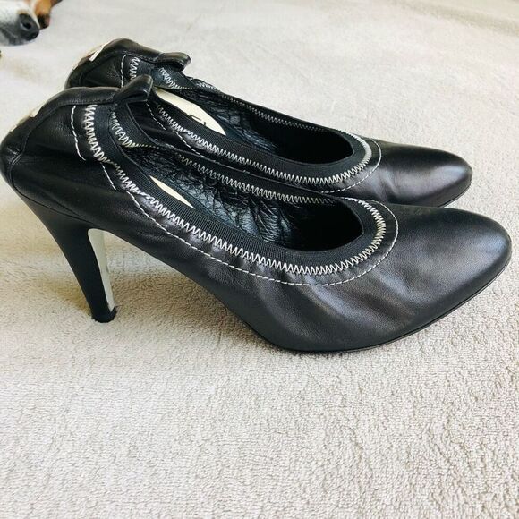 Vintage Chanel Black Cap Toe Leather Elastic Heeled Pumps - Picture 5 of 14